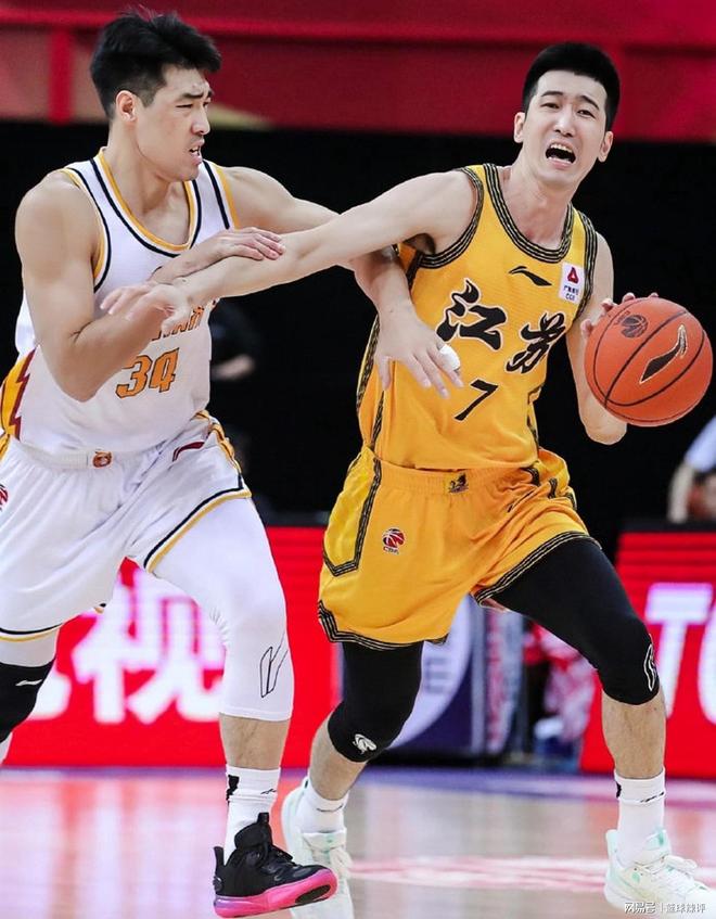 游戏下载-窗口期法国杯焦点战，深圳男篮手感冰凉，气氛紧张，高层口径保持一致(21式战术背心说明书)