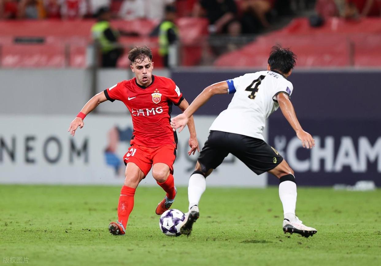 官方游戏-关于亚冠集结日走向成谜；法兰克福刷新队史纪录；气氛紧张；年轻球员得到机会的信息